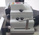 HCM MX5615A  РЕГУЛИРОВКА НАПРАВЛЯЮЩИХ  Простая и удобная система настройки направляющих для регулирования толщины фрезерования материала